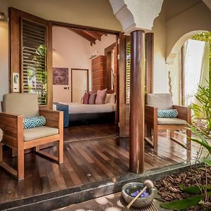 Deluxe King Room Garden View